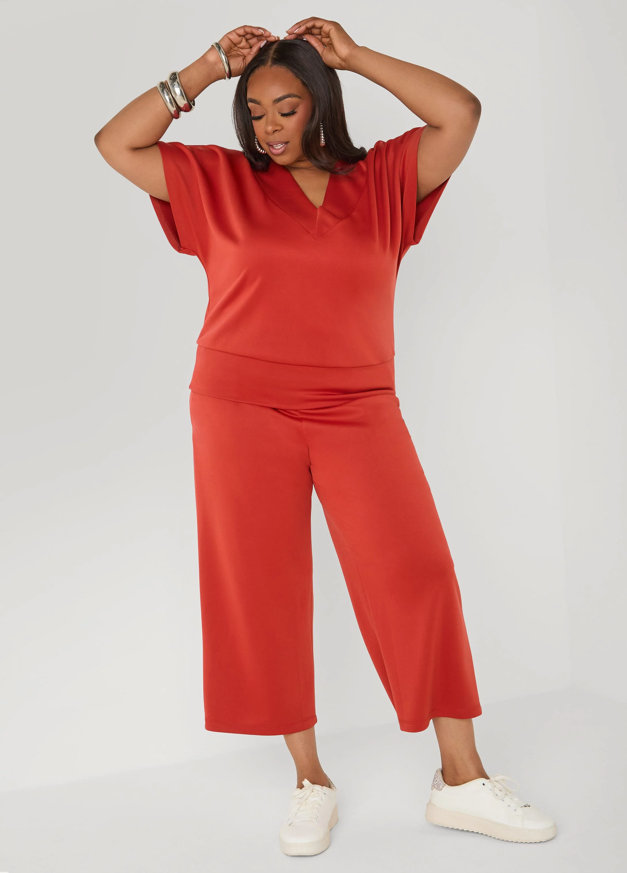 Athletic Knit  V Neck Top - Image 4
