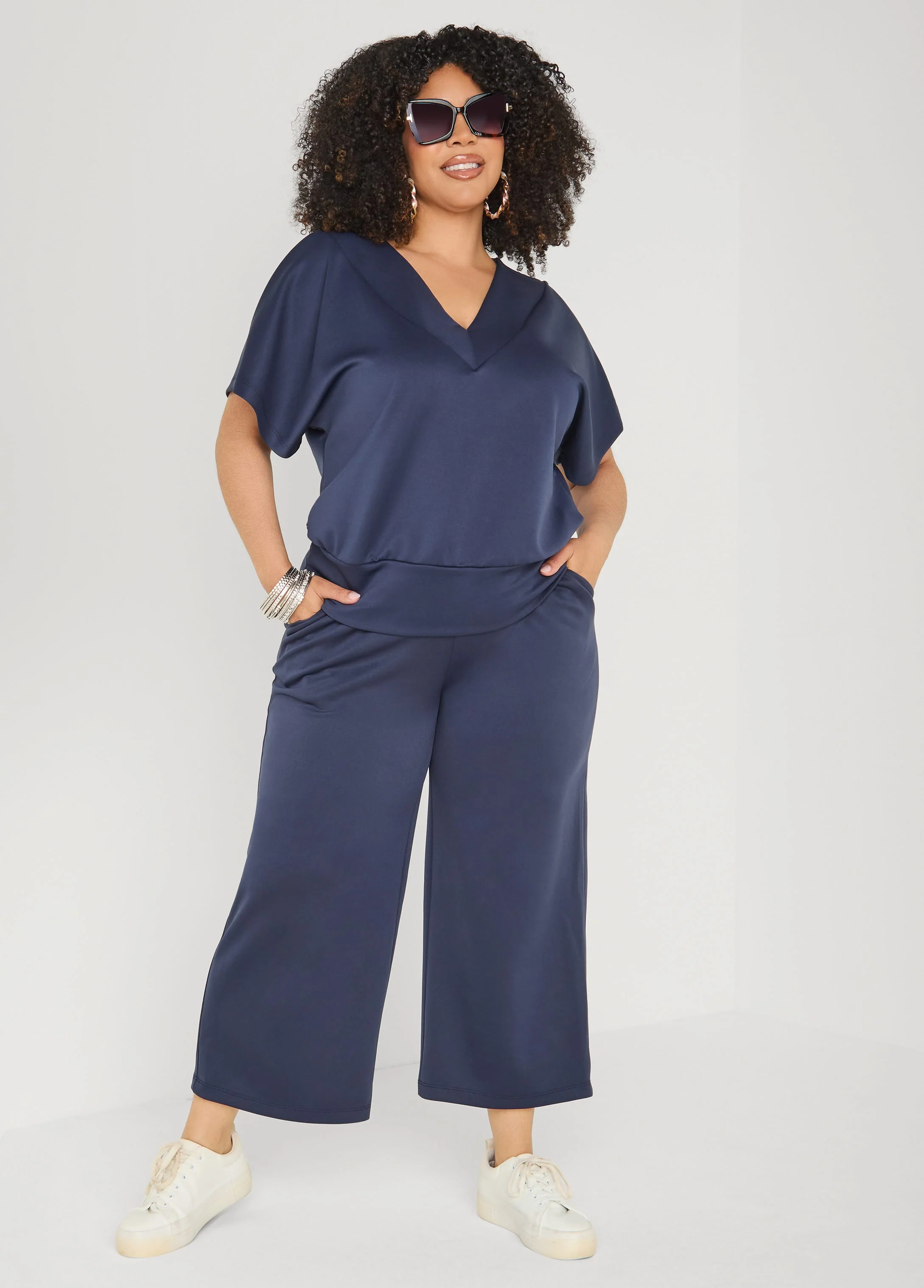 V Neck Athletic Knit Top - Image 3